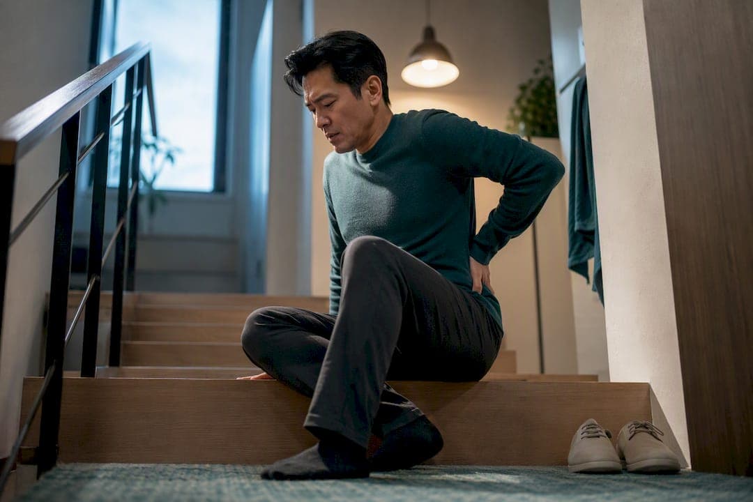Clinic Backed: 7 Red Flags for Back Pain After a Slip and Fall